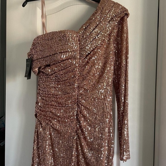 Nwt Ieena for Mac Duggal Sequined Drop Shoulder Faux Wrap Gown in Copper - Picture 8 of 15